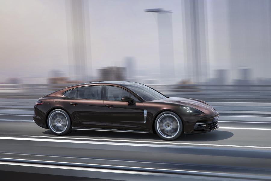  Porsche Panamera 4 Executive 2016 года  (фото 1 из 3)